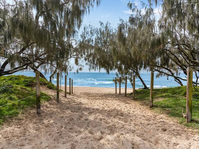 Original Beach House 1 Buderim Street Currimundi gallery image 3