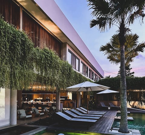 Steps from Bingin Beach, Contemporary Luxury Villa