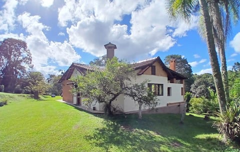Top performing Airbnb: House with a fireplace in the German Family Site in Ibiúna
