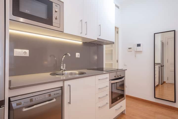 Cozy Apartment With Suite (21) Hutb: 004529 - Barcelona