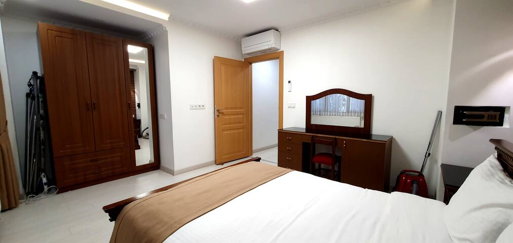 Cihangir Family & Friends 2BR: Sleeps 8 Open Plan gallery image 3