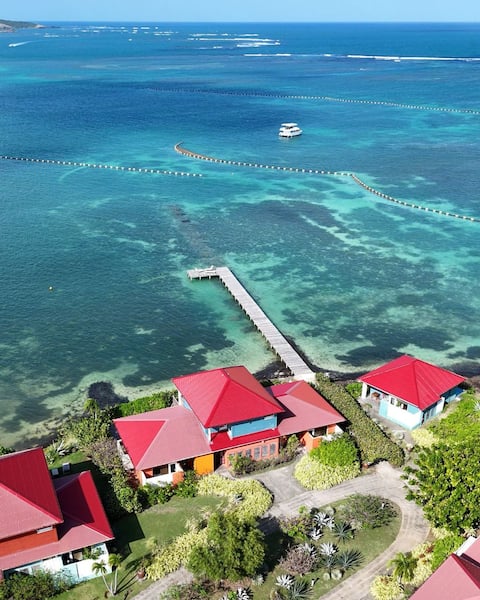 Villa Tropic Lagoon, by the lagoon!