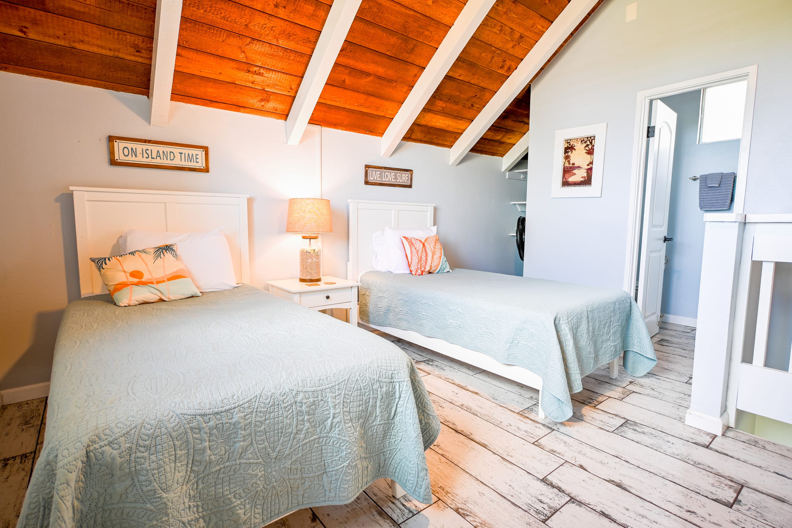 Condo in Princeville · ★4.97 · 2 bedrooms · 3 beds · 1.5 baths - Image 5