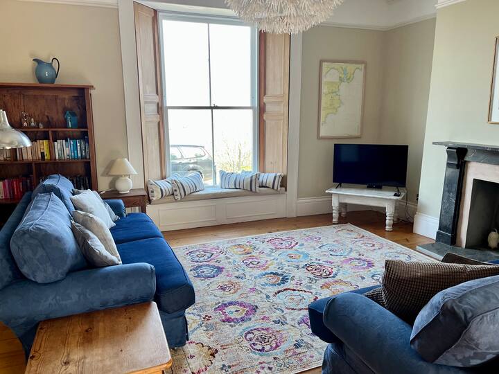 Lovely 3-bedroom Apartment With Harbour Views - Falmouth