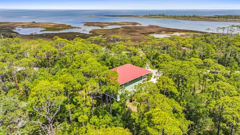 This is it! 6BR, BayViews, Pool, Bikes, Sleeps 17!