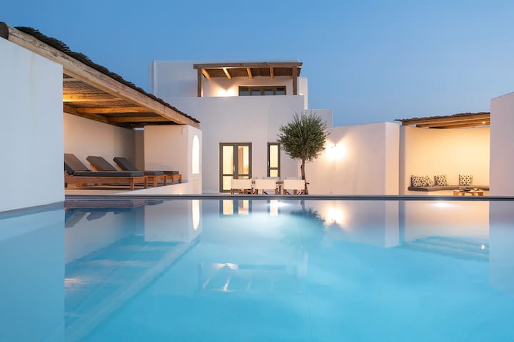 Alio (2suites) with one private swimming pool