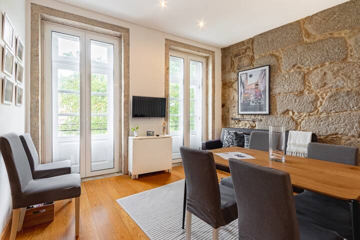 NorteSoul PaV – 2Bedroom w/Balcony & River View gallery image 3