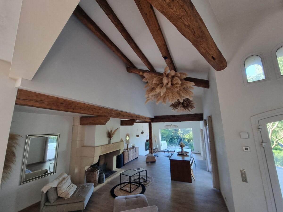 Successful Airbnb property: Thai villa in Nîmes