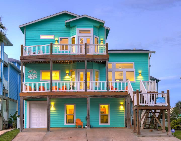 Steps To The Beach, Ocean View, Heated Pool, Decks - Port Aransas, TX