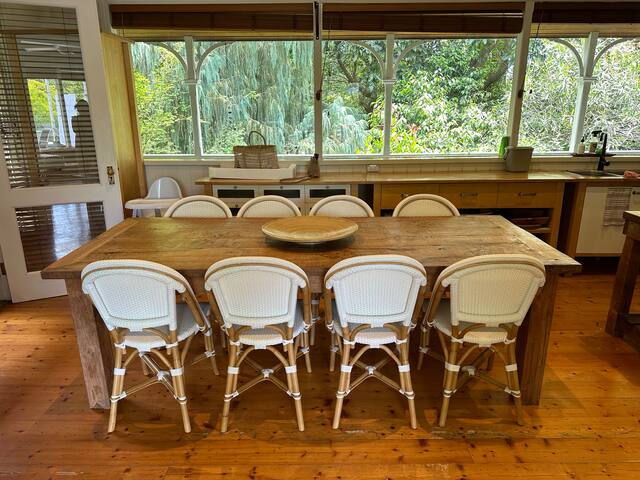 Healesville Garden Retreat. Accommodates 11 Guests gallery image 3