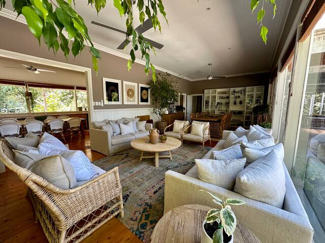 Healesville Garden Retreat. Accommodates 11 Guests gallery image 4