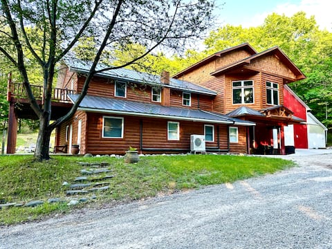 Large Home near Torch Lake, Sleep 16+, Privacy