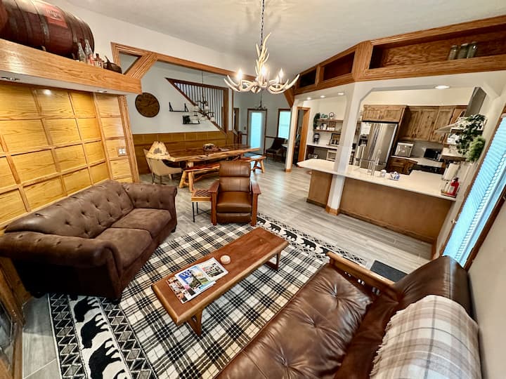Sleeps 13+ | Event-friendly | Barns | Torch Lake - Torch Lake, MI