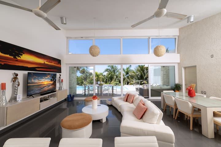 Infinity Pool Villa With Loft And Outside Jet Tub - Sosúa
