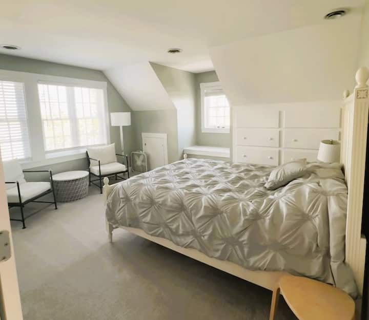 Zona de estar independiente con vistas perfectas al mar