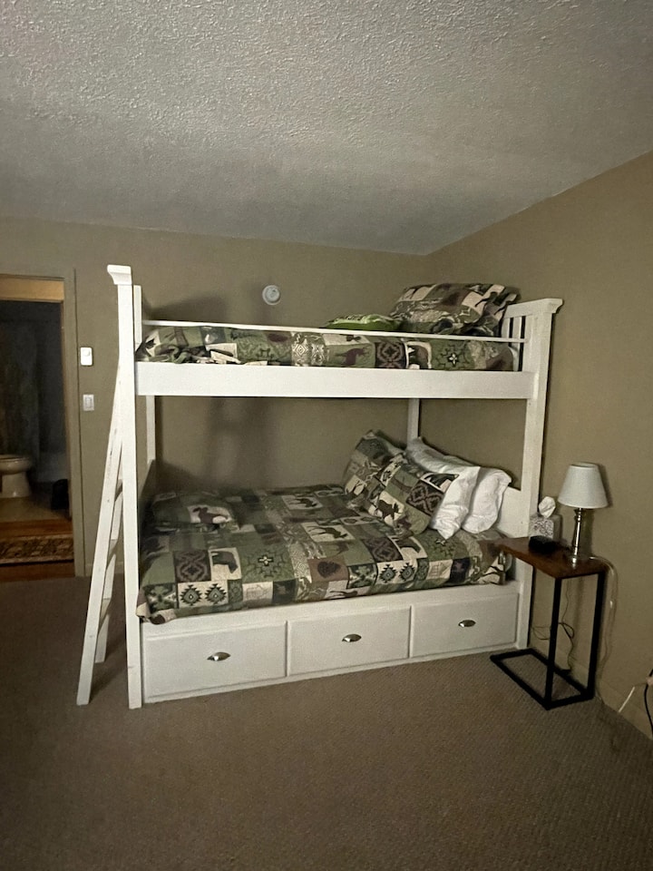 Спалня 2 с 2 пълни легла – 