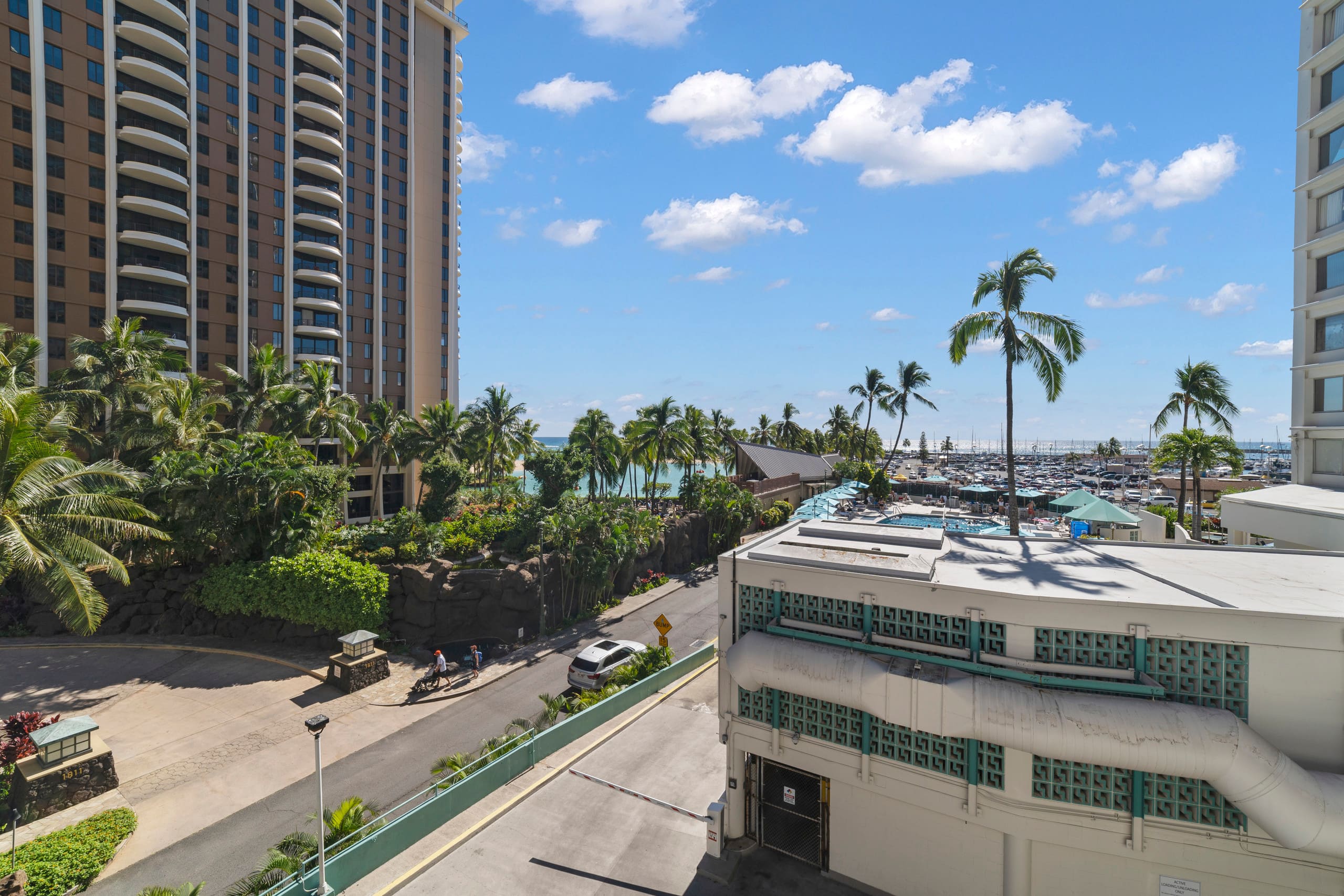Condo in Honolulu · ★4.9 · 1 bedroom · 2 beds · 1 bath - Image 21