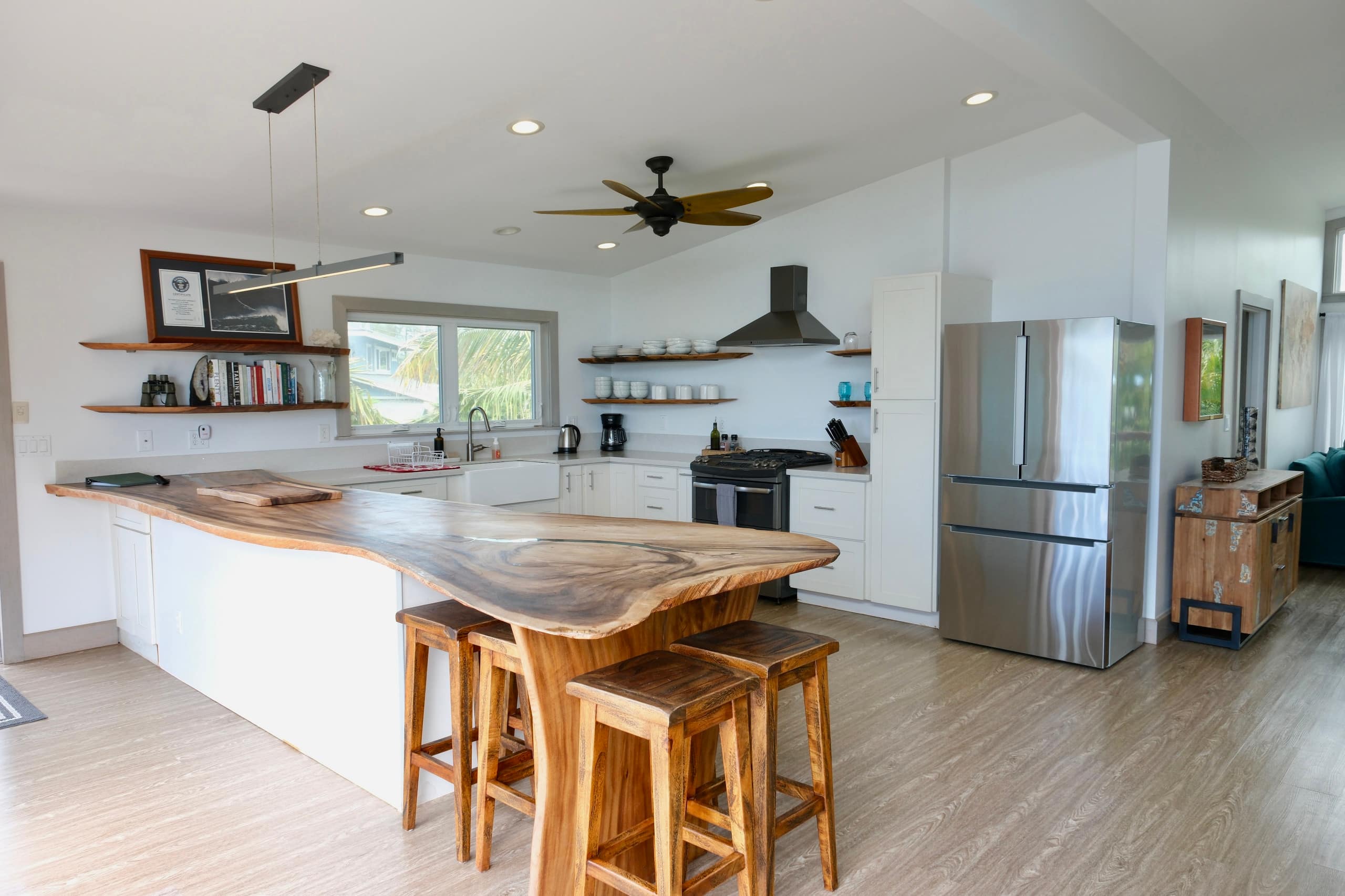 Ocean Views 2 Bedroom - 100 Foot Wave Getaways - Photo 11