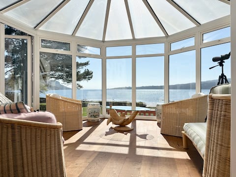 Cuilabhaila House: sea front with stunning views