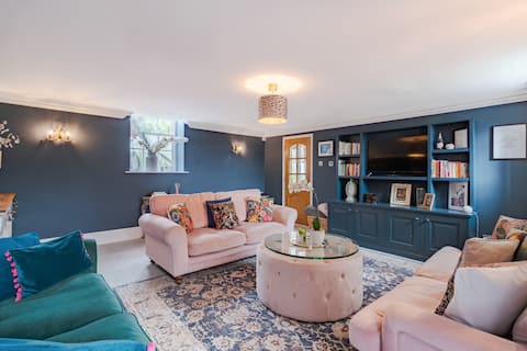 Newly Refurbished Cottage, Hot Tub, Games Rm, 8pax