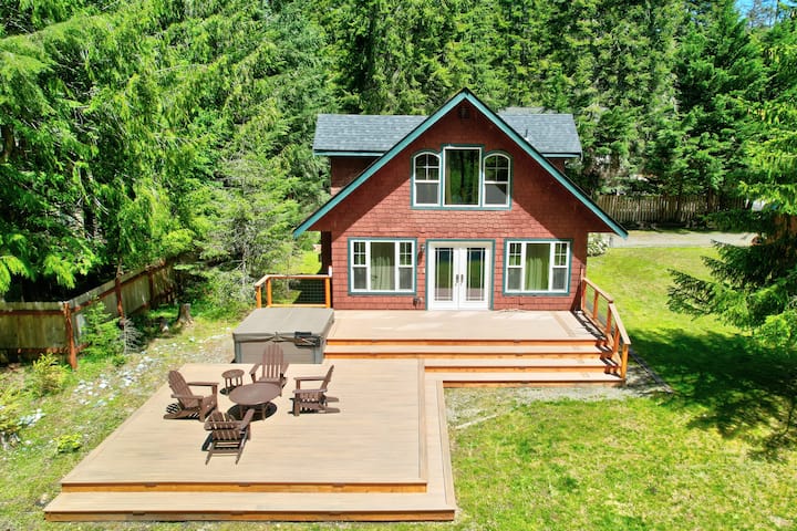 Crystal Cabin At Elk Beach - Mount Rainier National Park