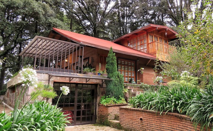 Jardín + Bosque + Vista A La Presa: Casa Castor - Mexico