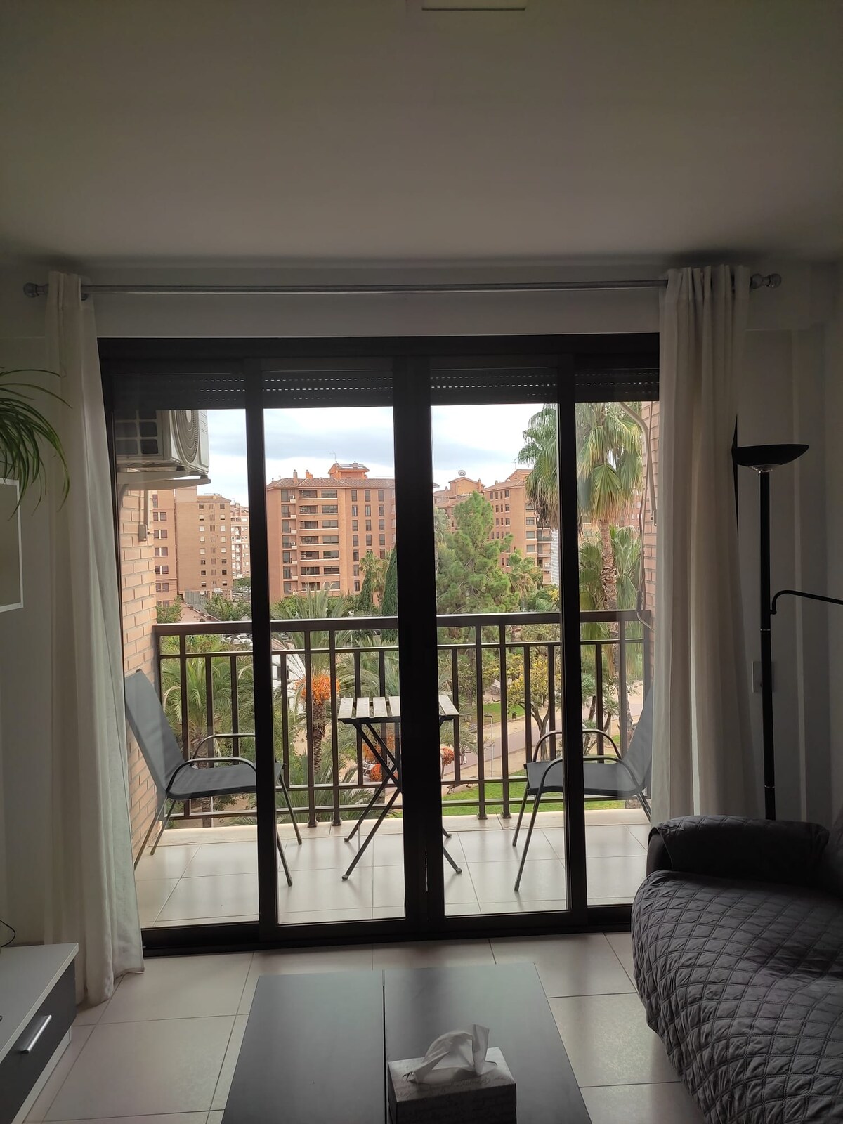 Top performing Airbnb: Apartment with private parking near the center in Castelló De La Plana