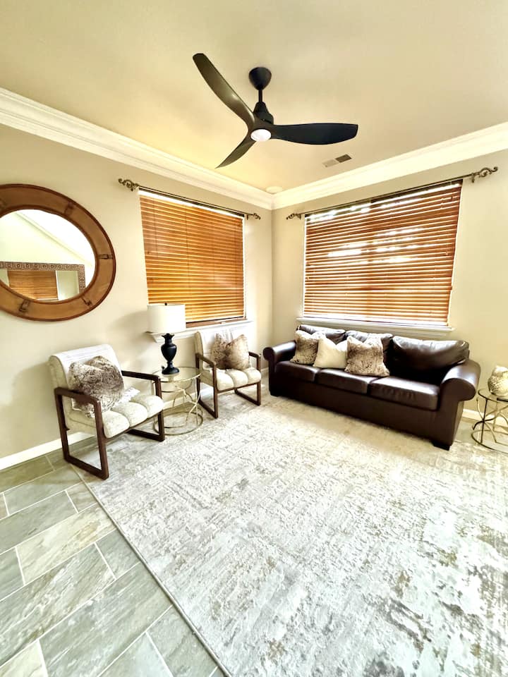 *Newly Remodeled* 3br House-beautiful Landscaping - Reno, NV