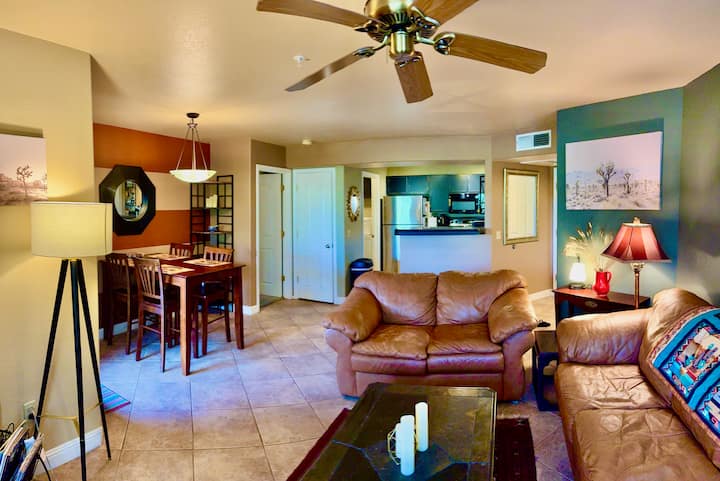 Pretty Condo In The Shadow Of The Catalinas - Tucson, AZ