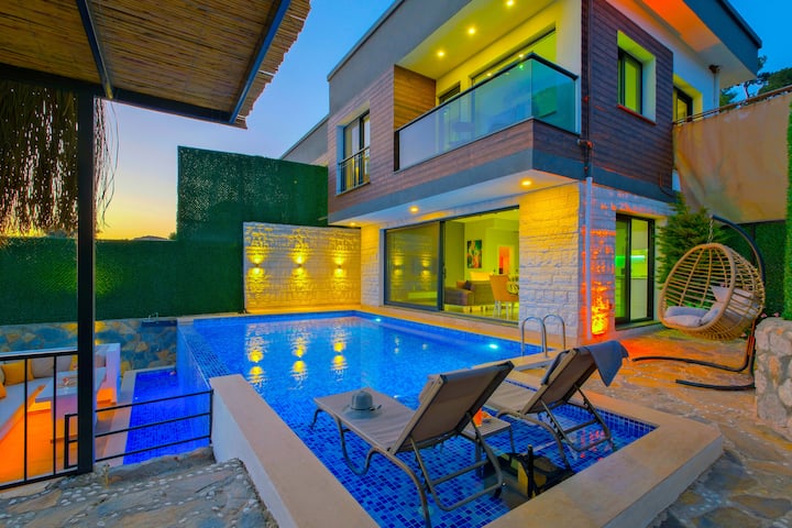 ÖZel Müstakil Korunaklı ıSıtmalı Havuzlu Villa - Boğaziçi