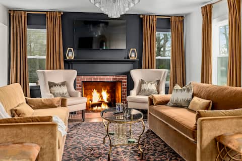 5 Bedrooms-3 Primary Bedroom Escape 15 to downtown