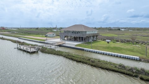 The Camp House on Saltwater Lake