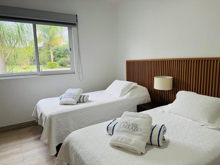 Vista de la recamara derecha de la villa Colibri