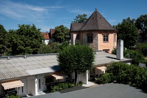 Apartment 1 and No 1