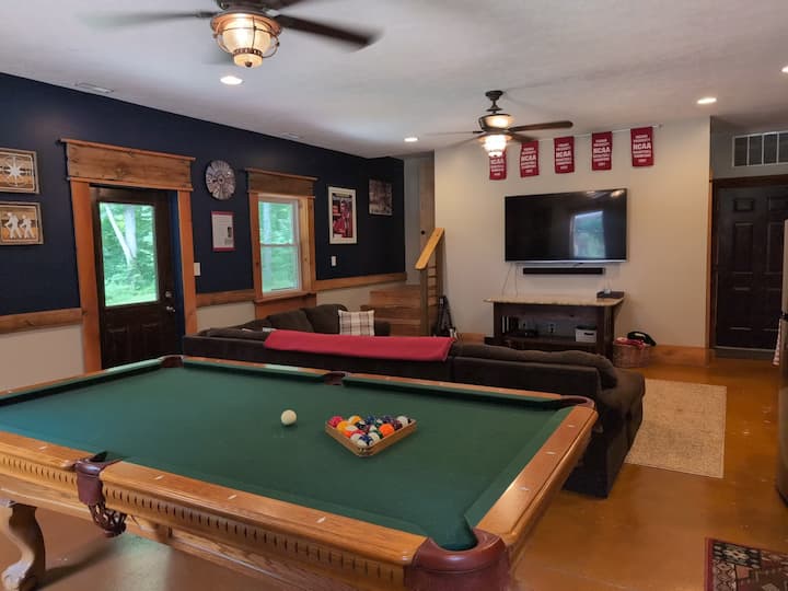 The Hoosier Lodge: Hot Tub, Near Iu, Hiking, Lakes - ブルーミントン, IN