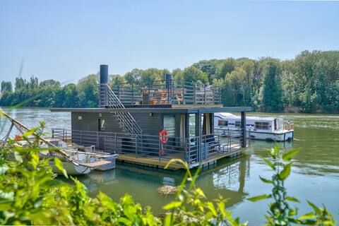 Atypical house on the water - Charming and Cozy