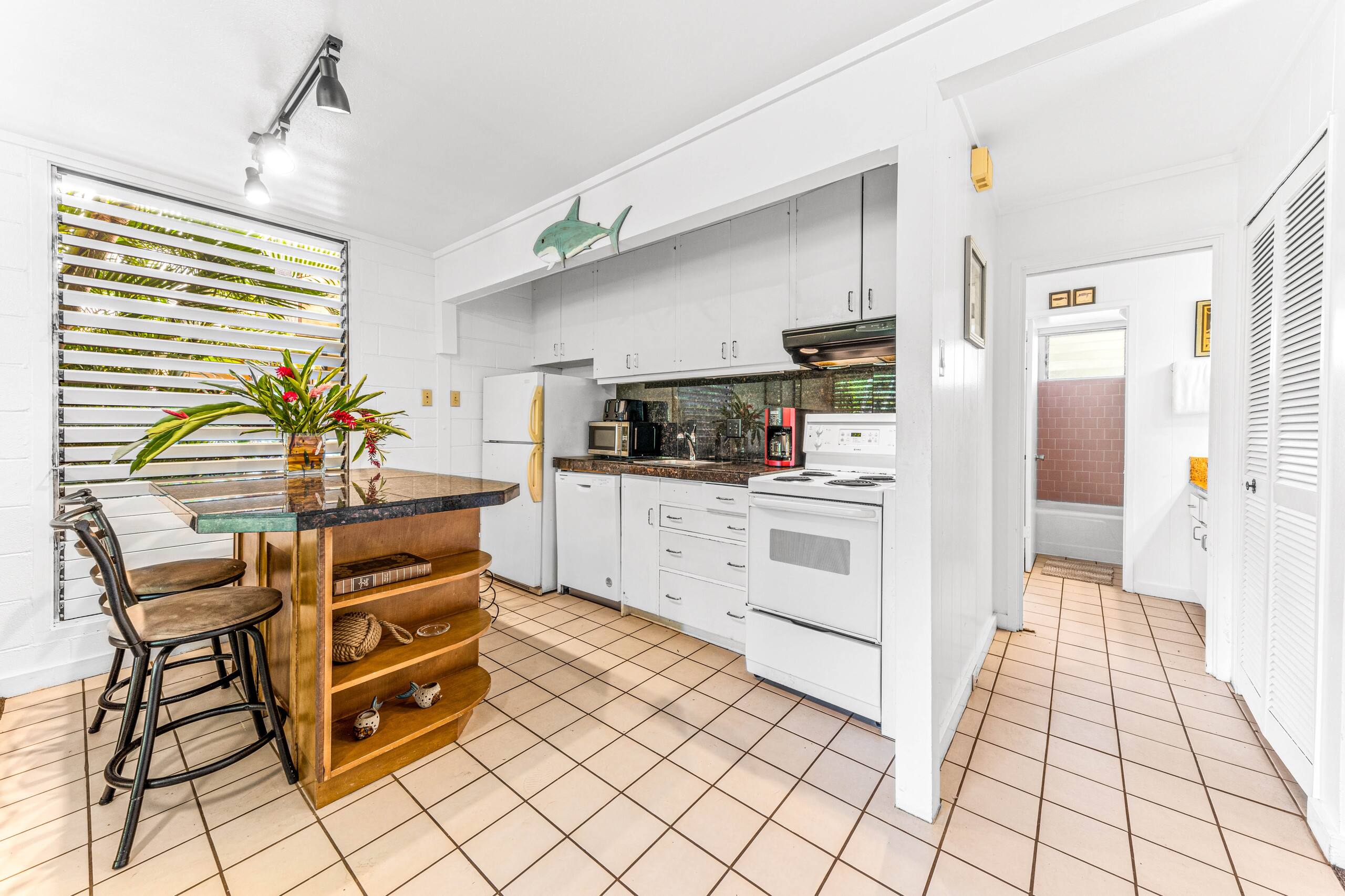 Condo in Lahaina · ★4.67 · 1 bedroom · 2 beds · 1 bath - Image 60