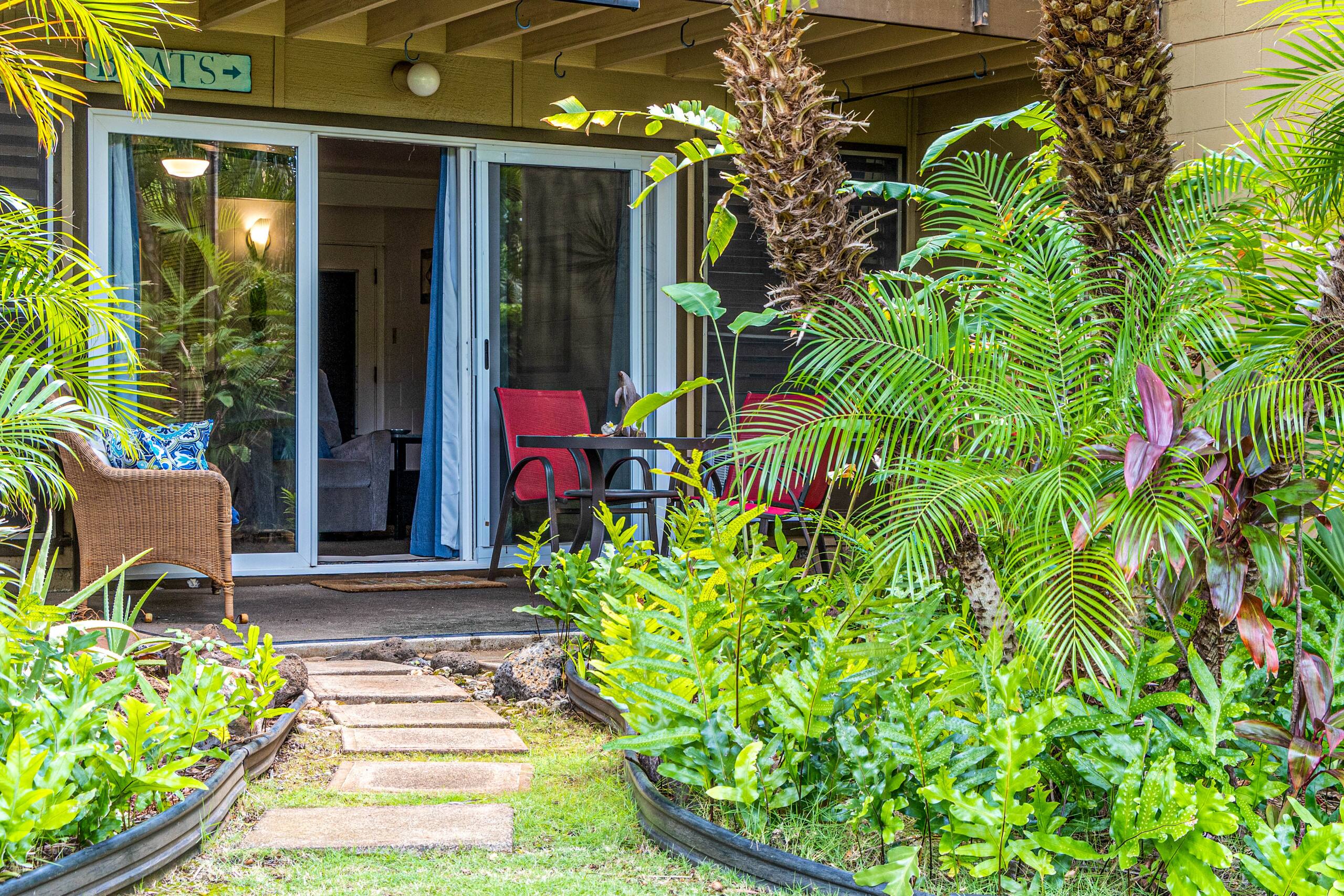 Condo in Lahaina · ★4.67 · 1 bedroom · 2 beds · 1 bath - Image 66
