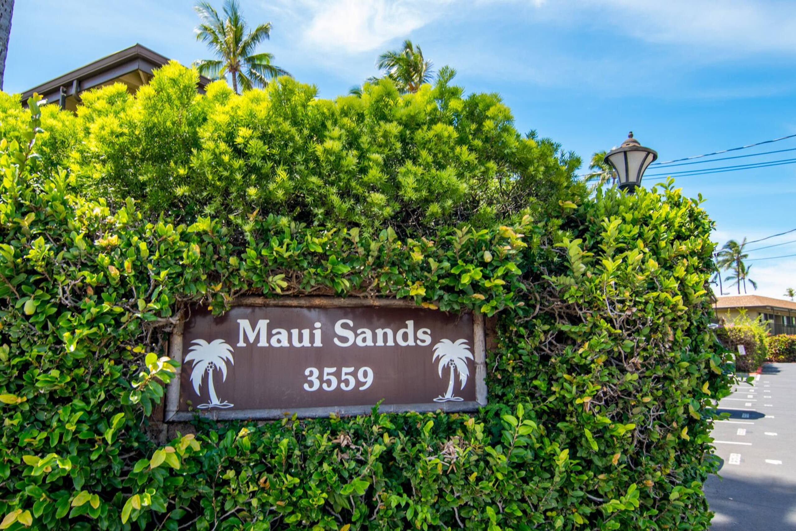 Condo in Lahaina · ★4.67 · 1 bedroom · 2 beds · 1 bath - Image 58