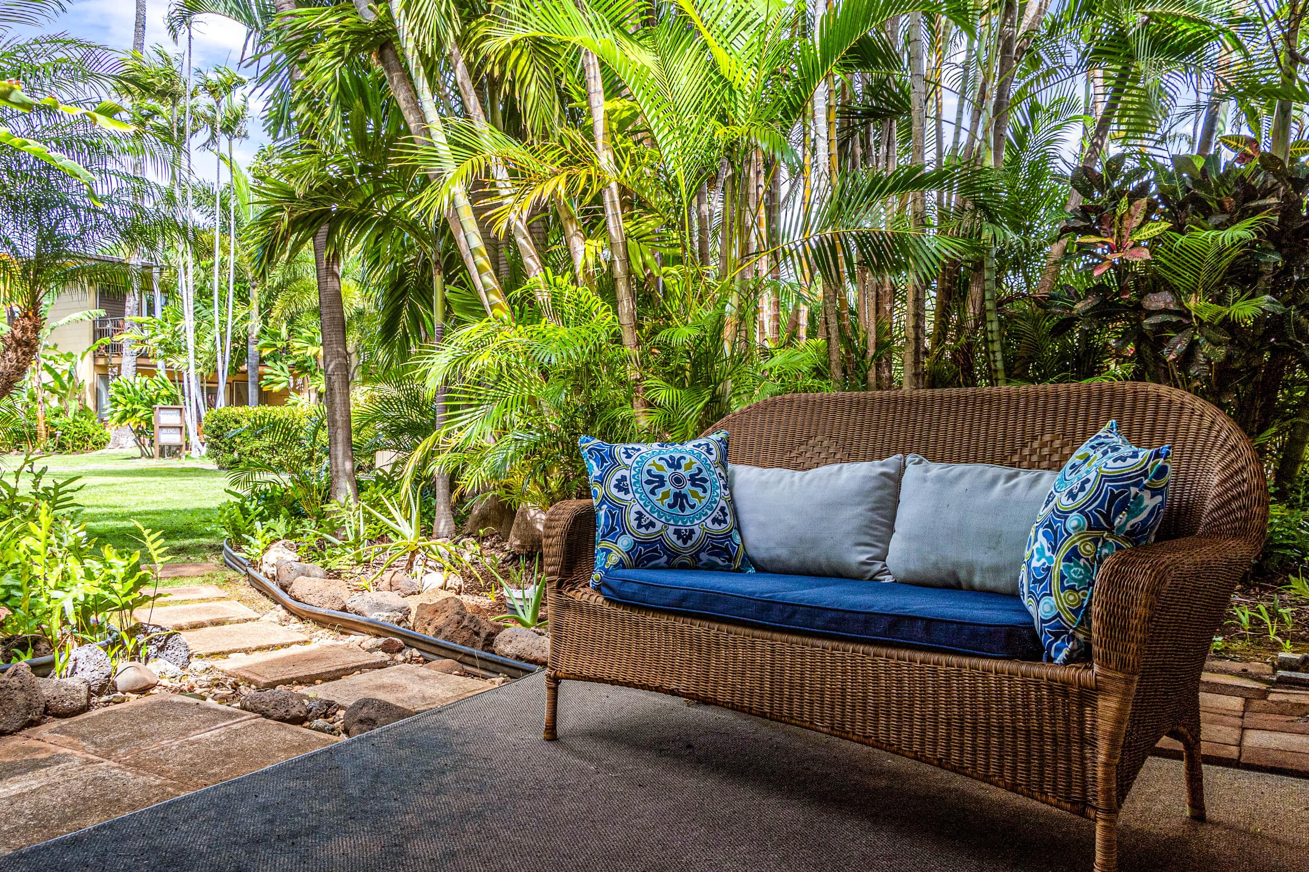 Condo in Lahaina · ★4.67 · 1 bedroom · 2 beds · 1 bath - Image 63
