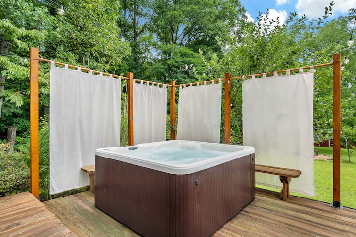 Shalom Cottage Toxin Free/filtered Shower - Black Mountain, NC