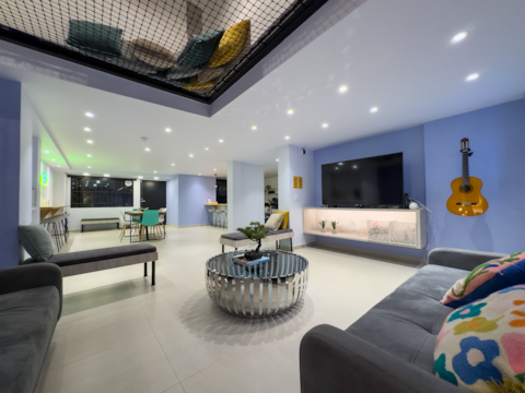 ♛House of Heroes |Artsy & Authentic nearby Zona T♛