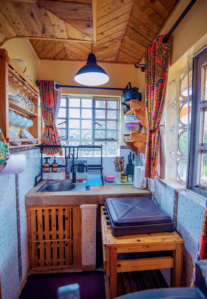 Olugulu Cottage | Enchanting Pallet-themed - Nairobi