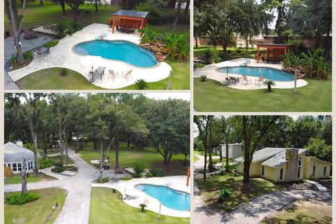 Stunning 4 Acre Retreat w/ Hot Tub, Sauna and Pool
