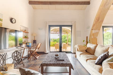 Top performing Airbnb: Aiguardent, a little house in the countryside. in Maó