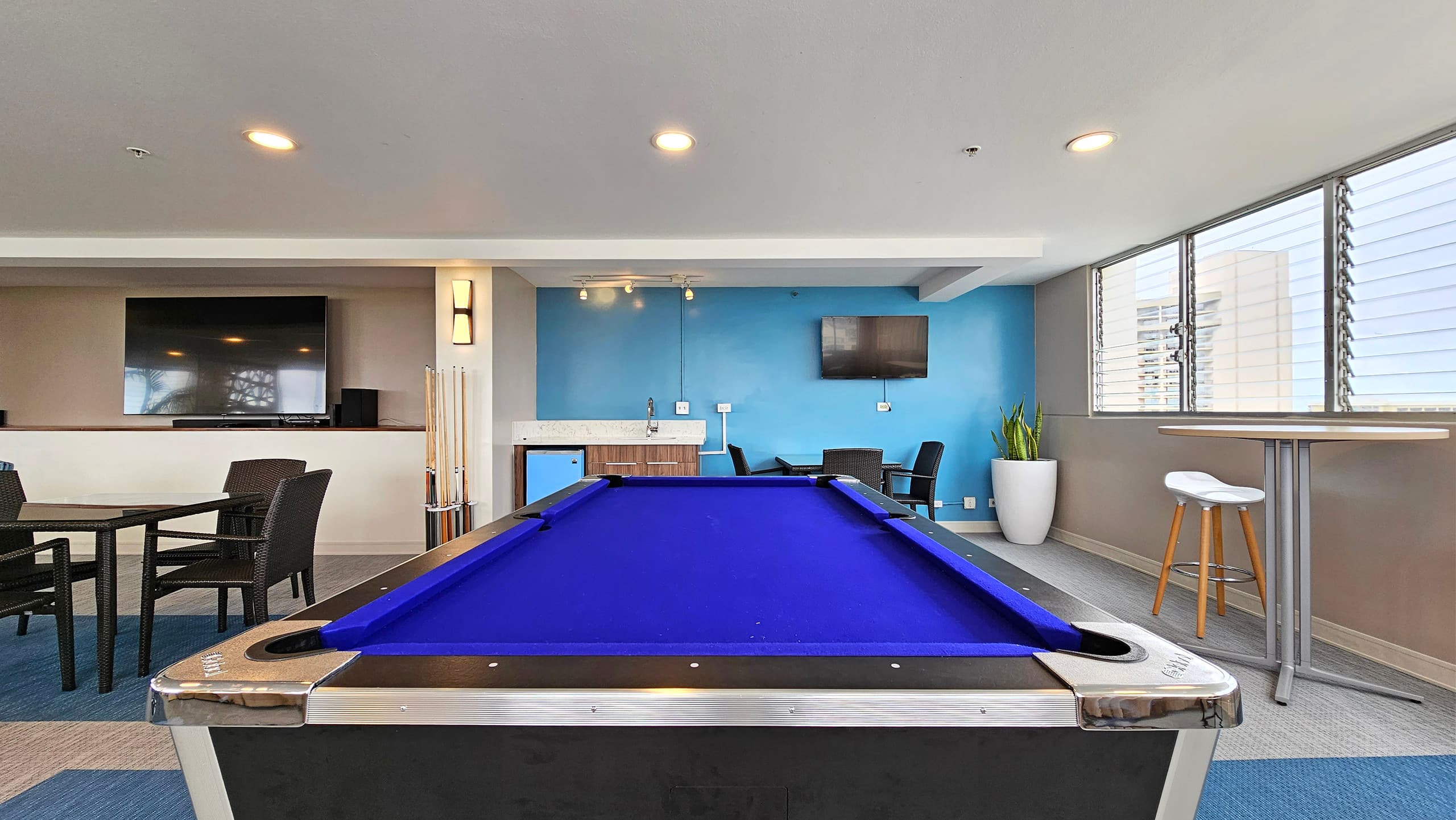 Condo in Honolulu · ★4.66 · 1 bedroom · 2 beds · 1 private bath - Image 28
