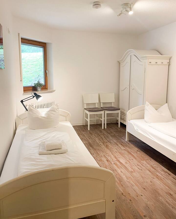 Schlafzimmer 2