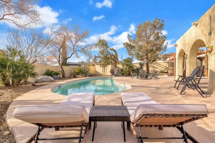 Villa with amazing yard gallery image 5