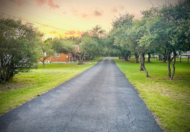 Hill Country Getaway With Spa-convenient Location - ドリフトウッド, TX