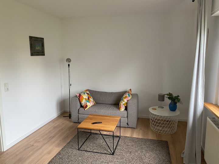 Wohnung Mit 2 Zimmern, Küche, Bad & Balkon - Eltville am Rhein